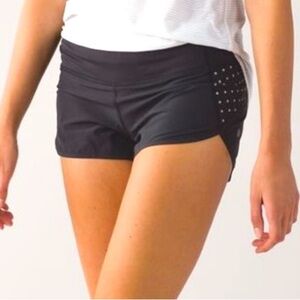 Lululemon Speed Reflective Polka Dot Black Liner Lined 2.5" Shorts sz 8